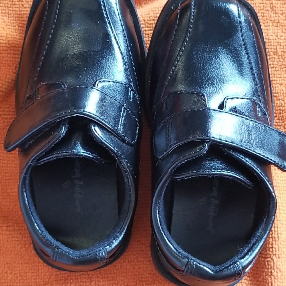 Toddler dress shoe